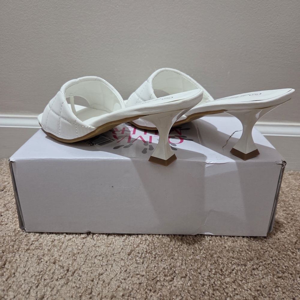 Olivia Miller White Quilted Slide Mules - Picture 3 of 4